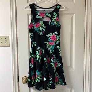 🌷3 for$25🌷Candy Couture, US S, Black Pink & Green Floral Sleeveless Dress